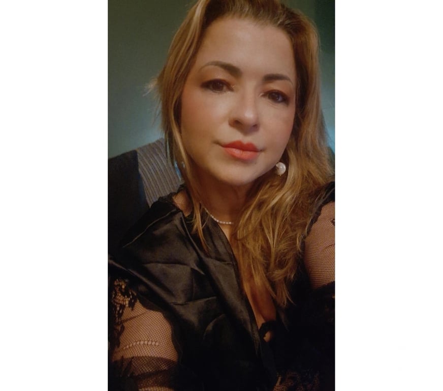 Escorts Cheshire East Crewe - Cheshire East - Photos for Mature Curvy Stunning Latina