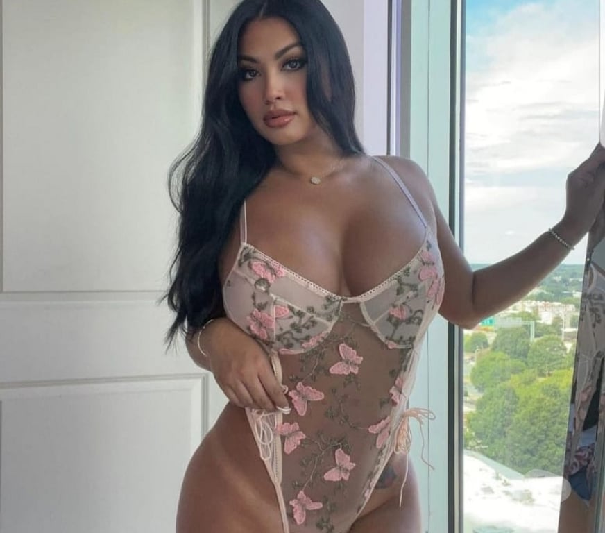 Escorts Ealing Southall - Ealing - Photos for Criss available now offer B&B Masages