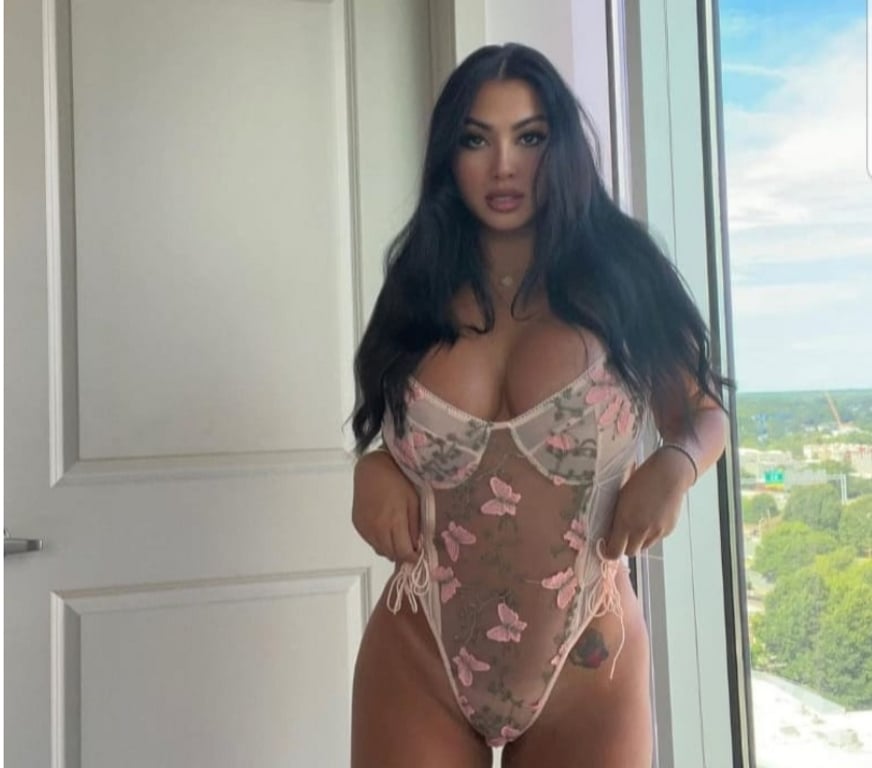 Escorts Ealing Southall - Ealing - Photos for Criss available now offer B&B Masages