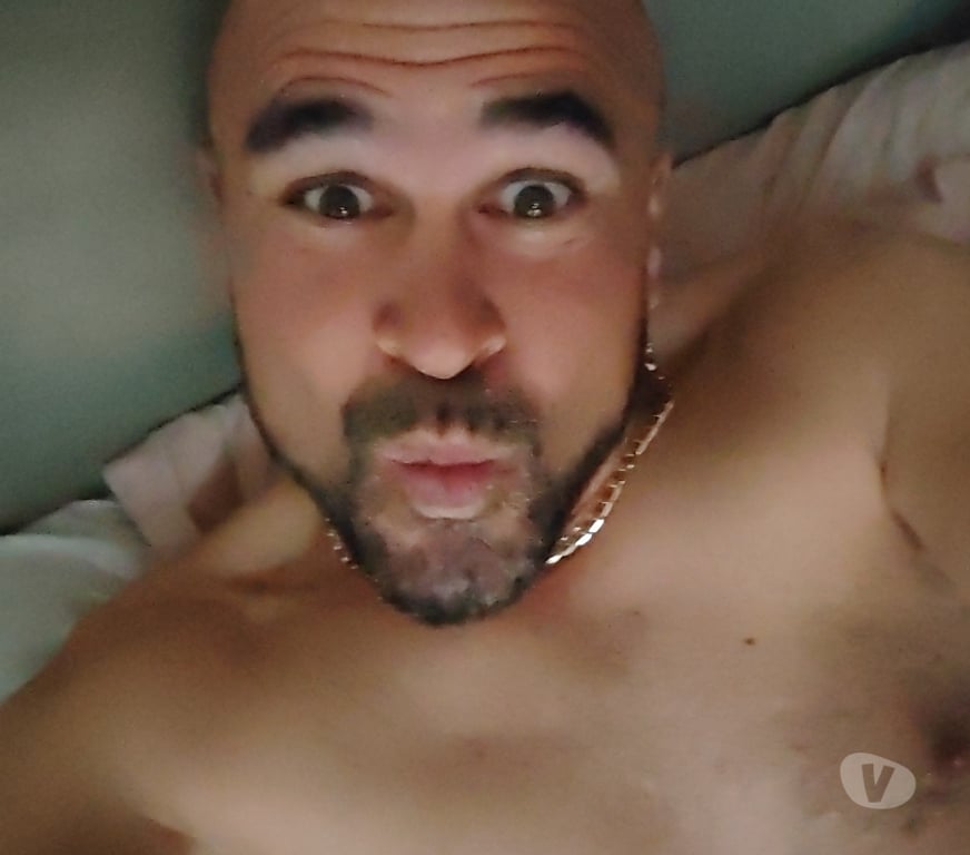 Escorts Worcestershire Redditch - Photos for Straight Male Escort with a Cheeky Smile😁