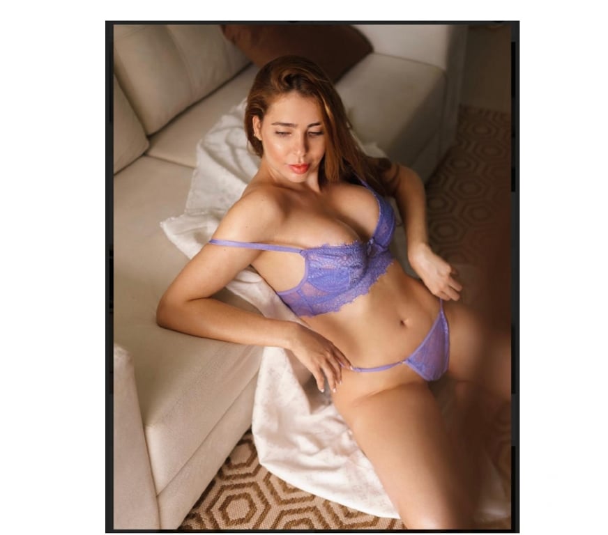 Escorts South West London Fulham - South West London - Photos for 🍒NAUGHTY 🪩 🔝HOTTEST 🔝PARTY