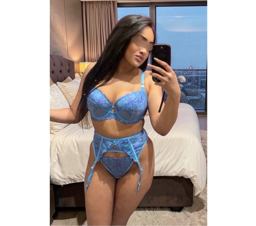 Escorts Central London Bayswater Station - Central London - Photos for British Kiara Starr Slim Curvy Mixed Brunette