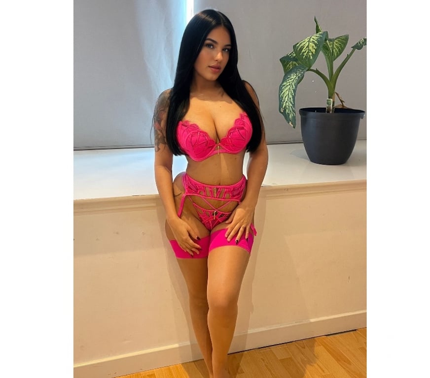 Escorts Surrey Woking - Photos for Party Girl Luna 💖🍑