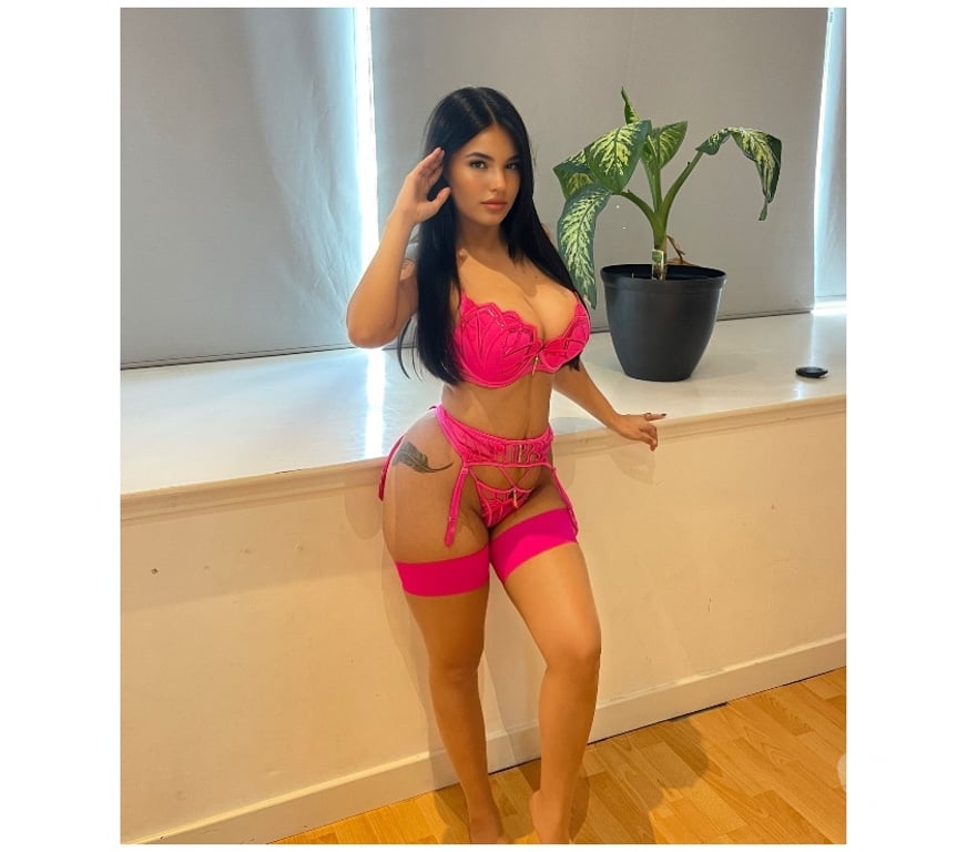 Escorts Surrey Woking - Photos for Party Girl Luna 💖🍑