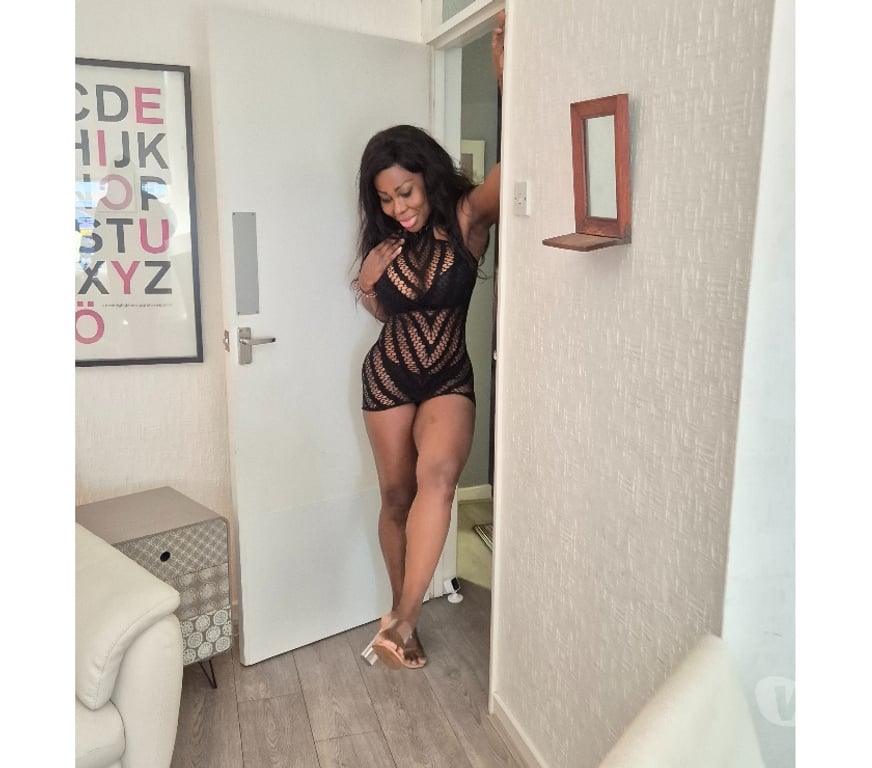 Escorts Essex Southend-on-Sea - Photos for my name is Veronica SS0 7NE txt on wasap