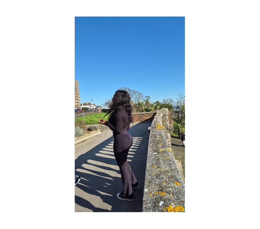 Escorts Essex Southend-on-Sea - Photos for my name is Veronica SS0 7NE txt on wasap