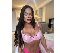 delicate brunette.🌺❤️‍🔥🔥