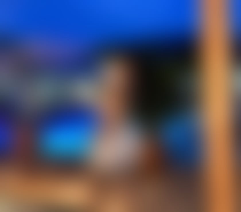 Escorts Kent Medway - Kent - Photos for beautiful, flirtatious lady, sweet honey-colored, hot and se