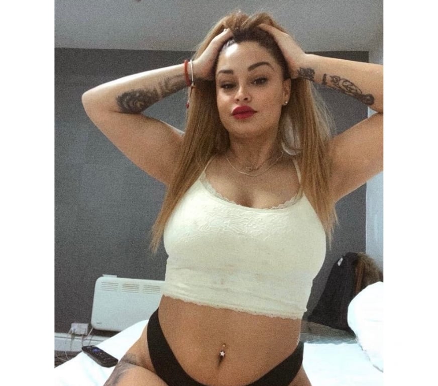 Escorts Bedfordshire Luton - Photos for Party girls new in town best owo and kiss