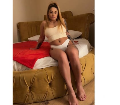 Photos for Party girl new in town best owo and kiss