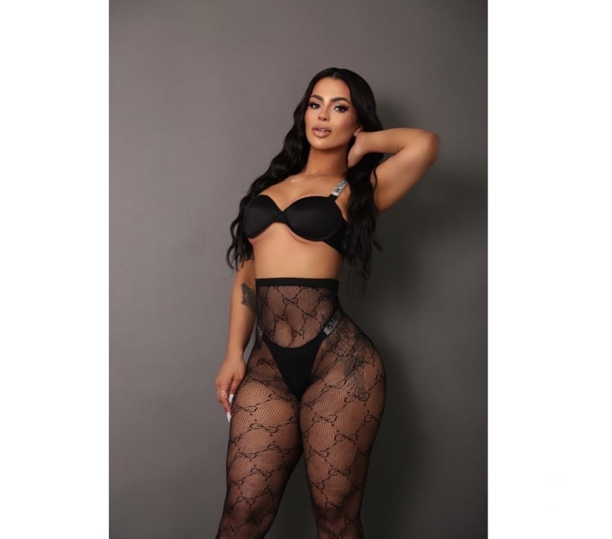 Escorts Hertfordshire Watford - Photos for ✨Beautiful Brazilian woman with a big Ass🍑