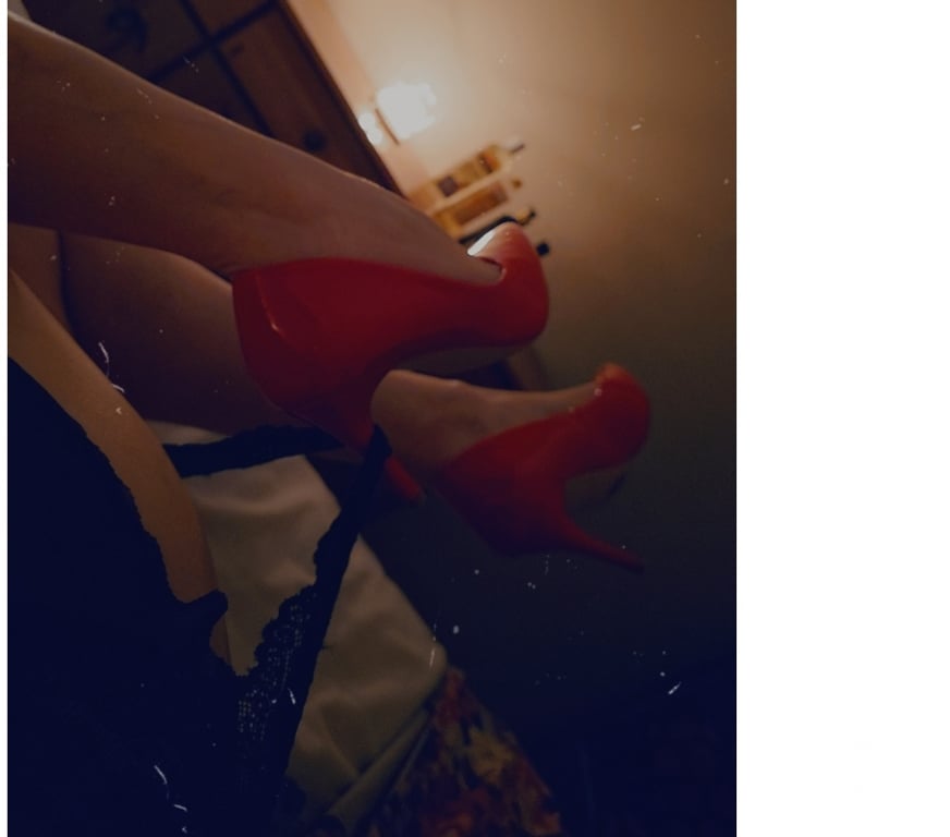 Escorts West Sussex Crawley - Photos for NEW hot Justy 07757766147 BEST owo, FK, b2b , party