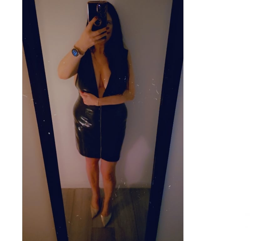 Escorts West Sussex Crawley - Photos for NEW hot Justy 07757766147 BEST owo, FK, b2b , party