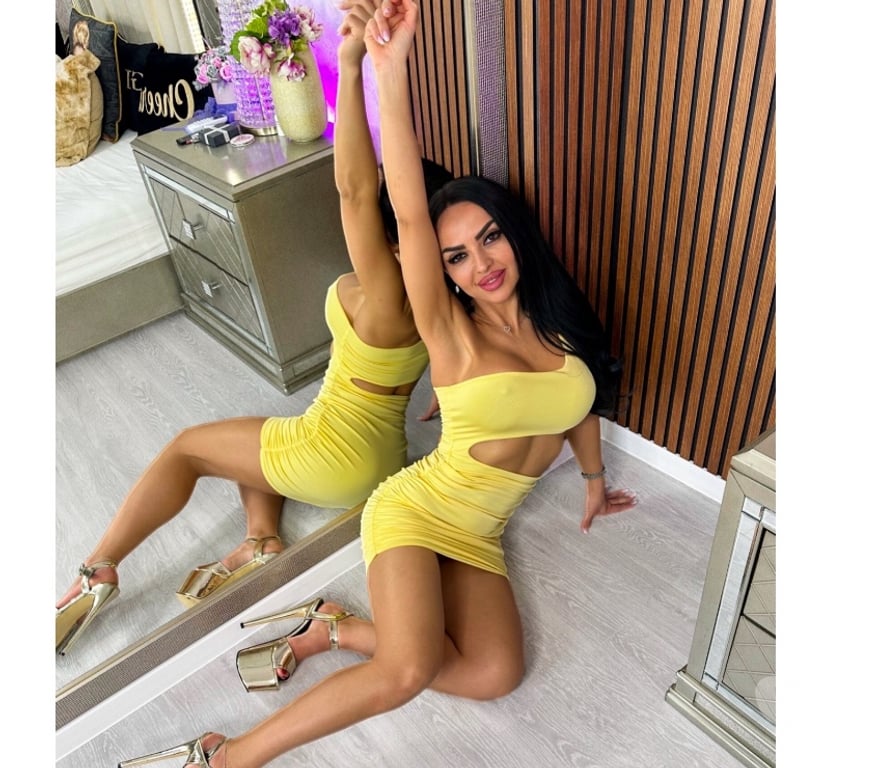 Escorts Surrey Epsom and Ewell - Photos for Just arrived🥂party🥂Sw Sm Kt🥂In&outt 24h⭐️