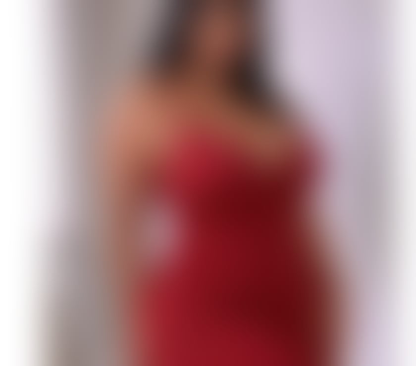 BRUNETTE BIG-BUSTY MILF WITH CURVES IN HACKNEY💋 🔥