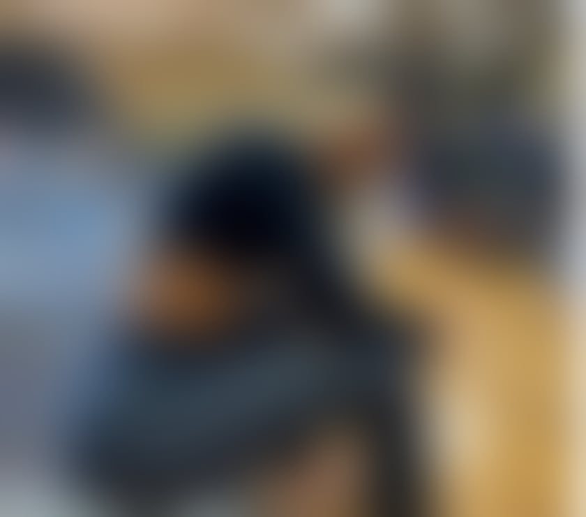 FOR BLONDE LOVERS, my name is Tânia from 🇨🇴 💛