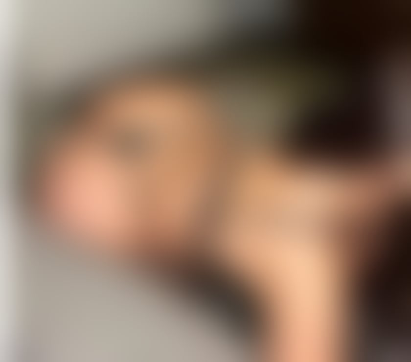 Sexy brunette girl new in your city