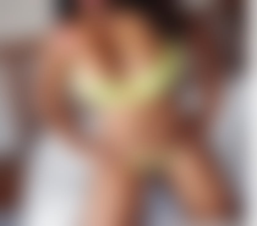 Escorts Hertfordshire St. Albans - Photos for New super busty north American girl in st albans few days.xo