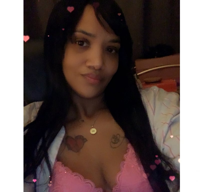 Escorts Warwickshire Nuneaton and Bedworth - Photos for Short and Sexy Island Beauty