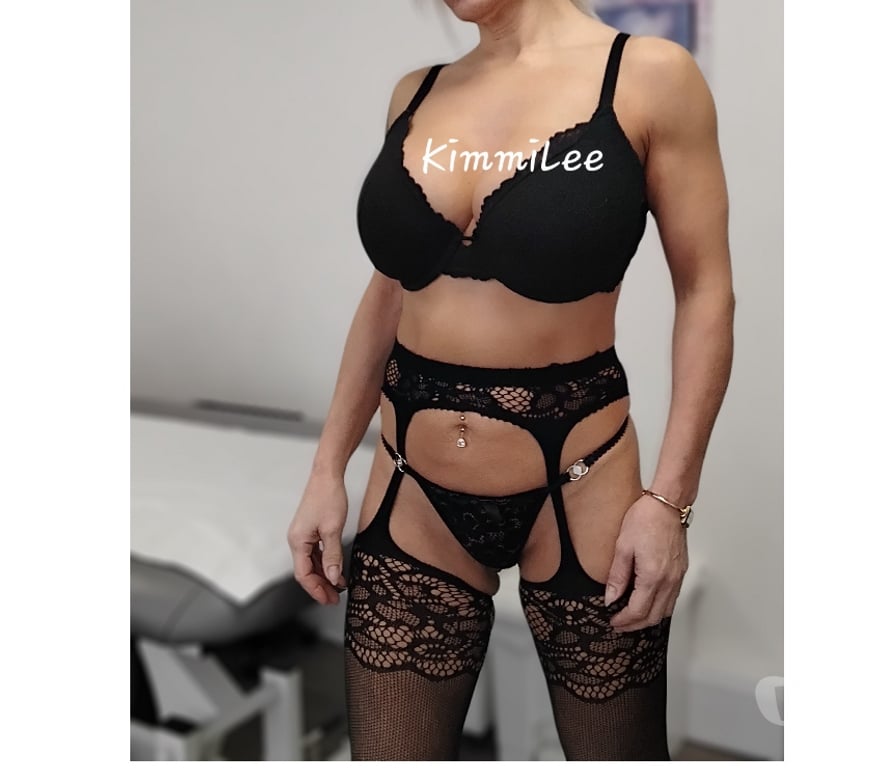 Escorts Nottinghamshire Nottingham - Photos for Kimmi-Lee Busty Exotic Half Thai 34FF M1J25 26 A52