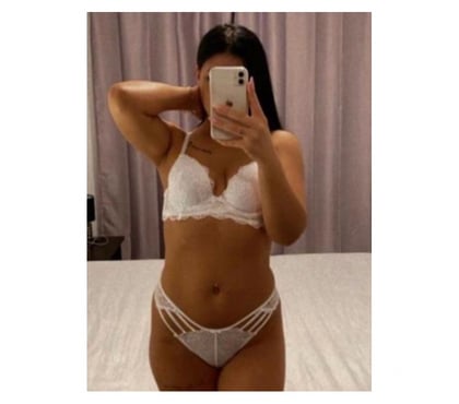 Escorts Rochester Medway - Kent - Photos for New in town 🥳🎉 party good service no rush