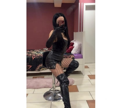 Escorts Southall Ealing - Photos for New brunette in town no rush ALMA