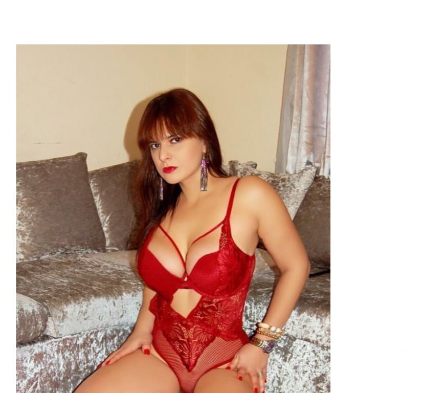 Escorts Bedfordshire Bedford - Photos for Laura amazing ! No rush GFE
