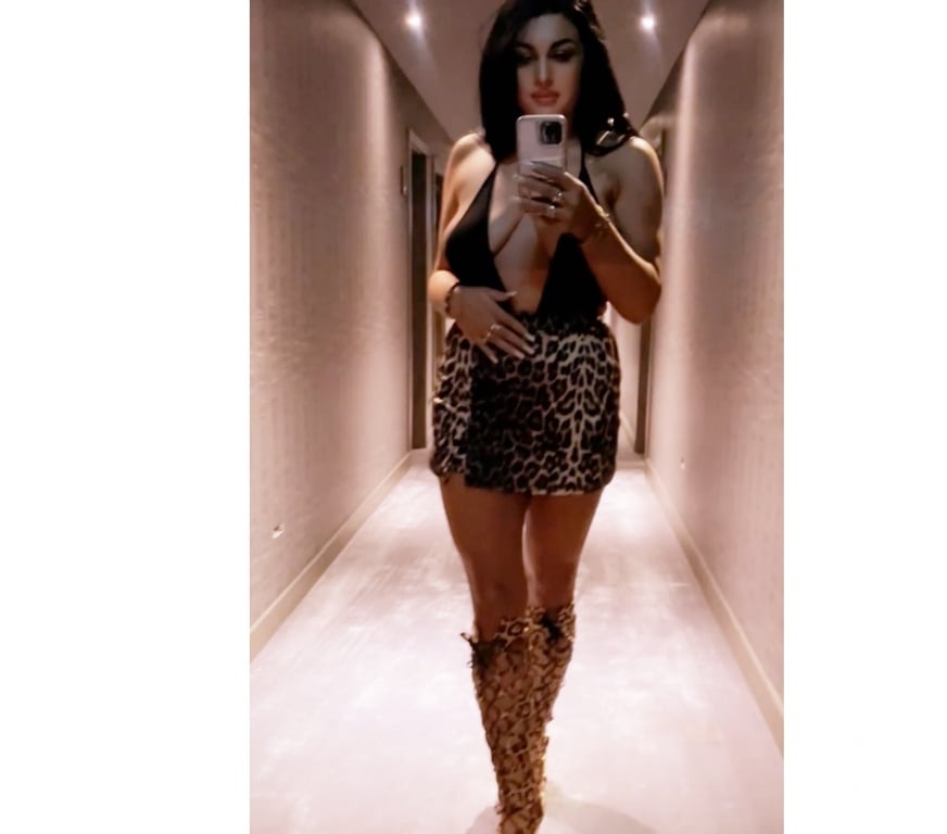 Escorts West Yorkshire Leeds - Photos for SEXY BRUNET🔝PARTY GIRL 🥂REAL PIC