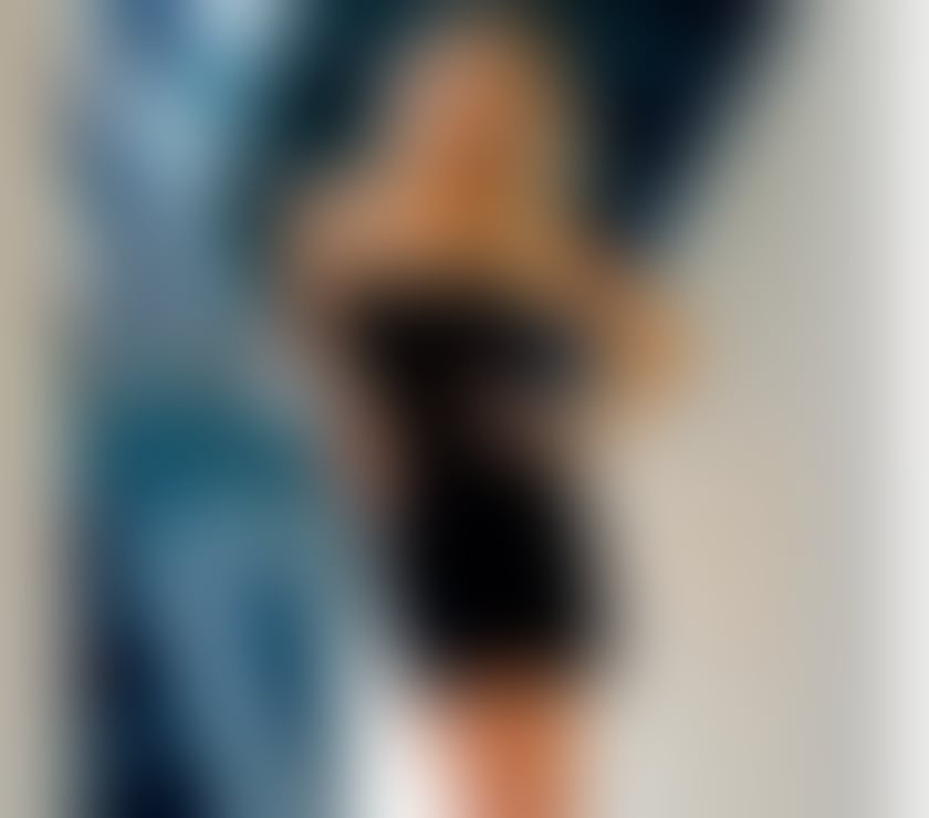 Photos for ✨ Sarah – Elegant Blonde with Irresistible Charm