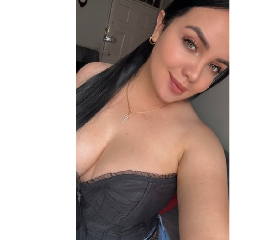 Escorts South East London Bromley - Photos for REBECA BRAZILIAN SWEETIE 🍑