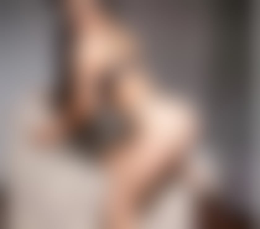 Escorts Harrow Town Centre Harrow - Photos for New hot italian in town open, party girl