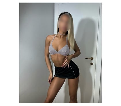  Escorts Dartford Town Centre Dartford - Photos for Sweet, Sophisticated & Irresistibly