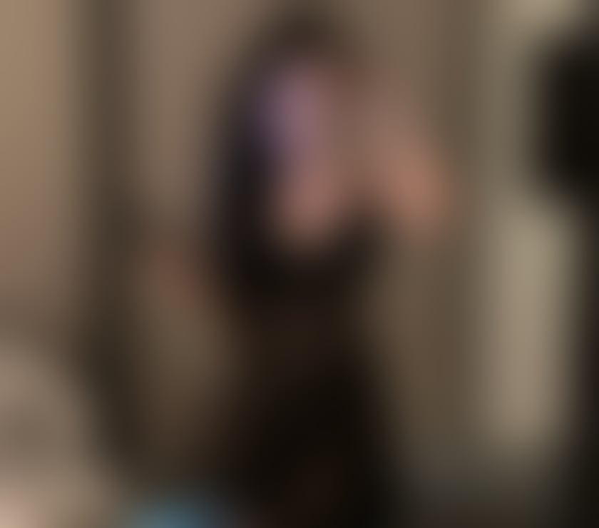 Photos for A lovely Asian girl wants to go on a date with you.