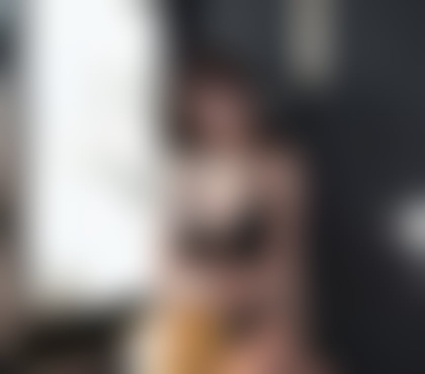 Photos for A lovely Asian girl wants to go on a date with you.