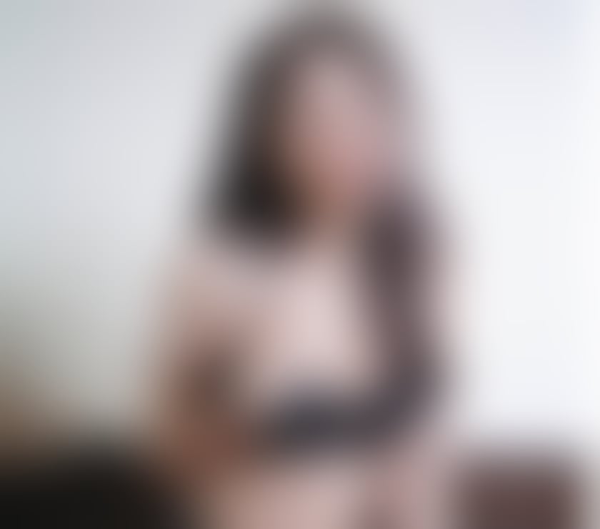 Photos for A lovely Asian girl wants to go on a date with you.