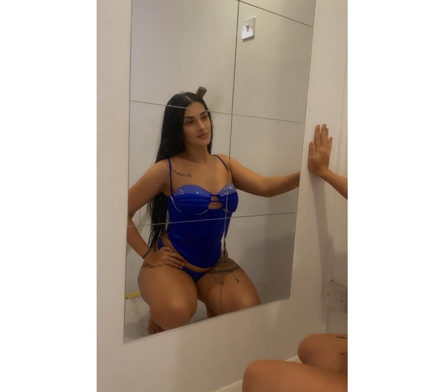 Escorts West London Hillingdon - Photos for ALICE CURVY NATURAL💯 PARTY 🥳