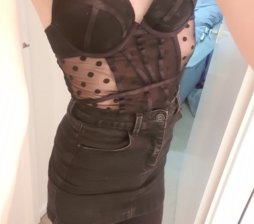 Escorts Gloucestershire Gloucester - Photos for Alley Touring! One week only in Gloucester center