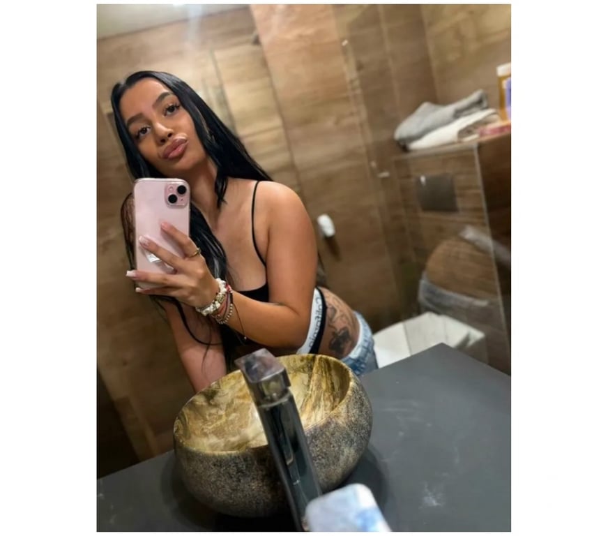 Escorts Surrey Woking - Photos for Katerine here for a week, text me