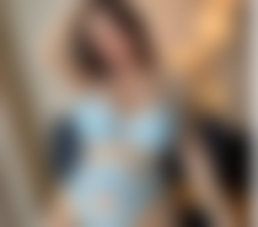 New hot girl in town