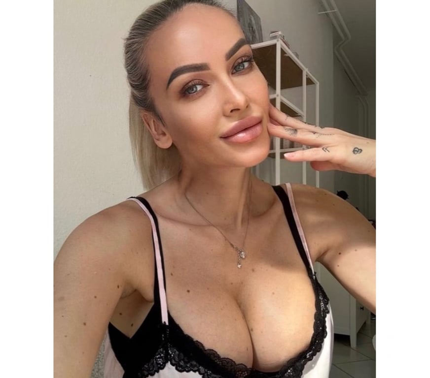 Escorts East London Canning Town Station - East London - Photos for Available only Party gentlemen 💙