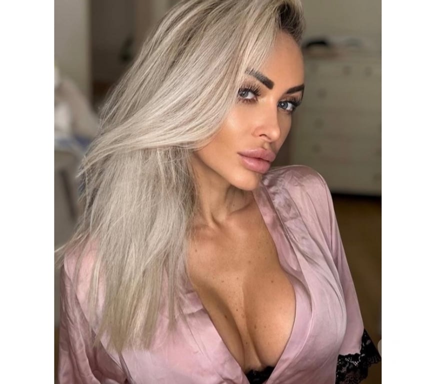 Escorts East London Canning Town Station - East London - Photos for Available only Party gentlemen 💙