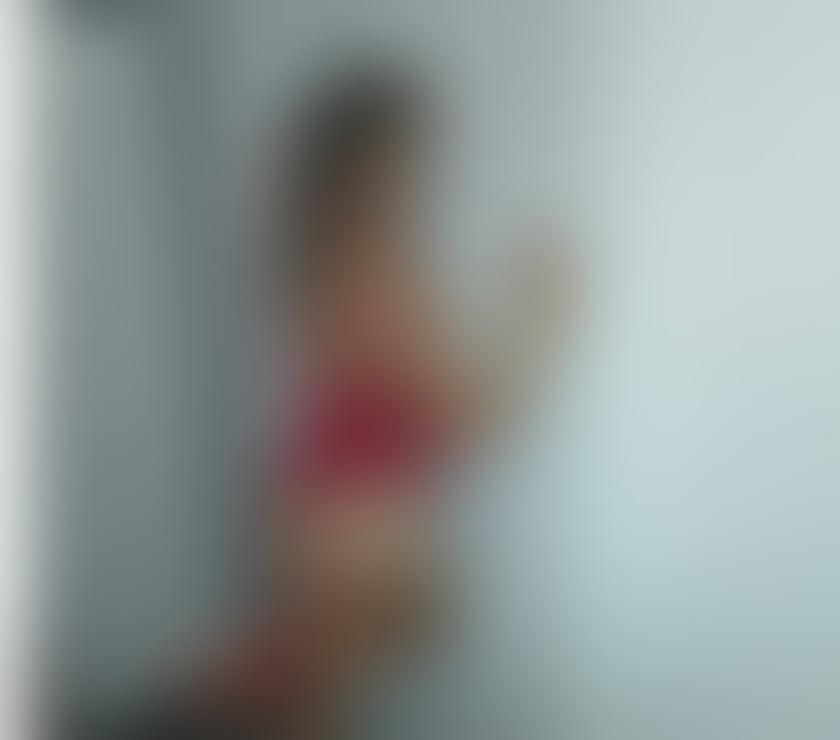 Monalisa Queen of party new in town