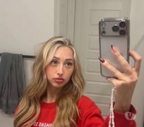 Full body massage with hot oil by professional masseuse