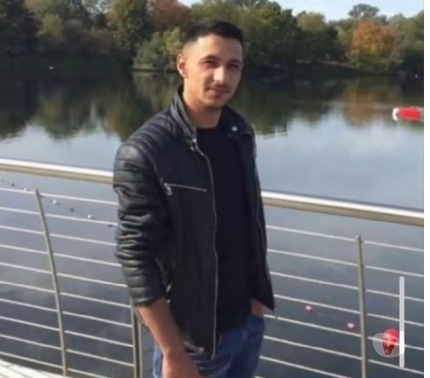 Escorts North London Ponders End - North London - Photos for Adult helps indeed