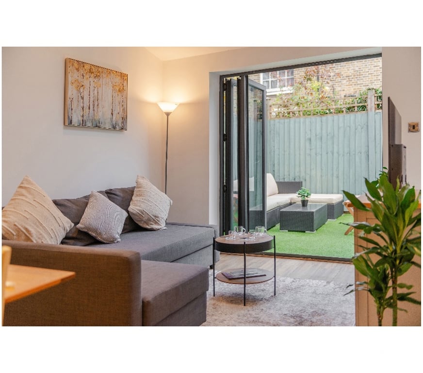 Property to Rent South West London Battersea - South West London - Photos for Luxury 3 Bed Battersea Home w Garden – Short Let £250+