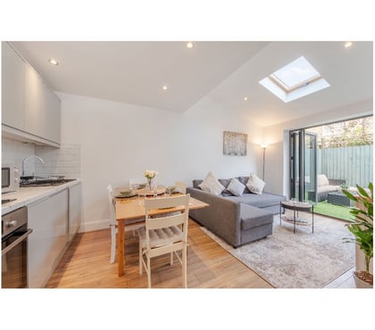 Property to Rent Battersea South West London - Photos for Luxury 3 Bed Battersea Home w Garden – Short Let £250+