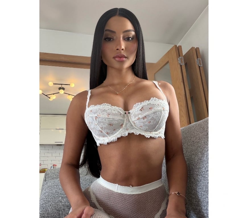 Escorts Cardiff Cardiff City Centre - Cardiff - Photos for 🌟- ANNE BODY SKINNY ALL NATURAL - BRUNETTE - 🌟