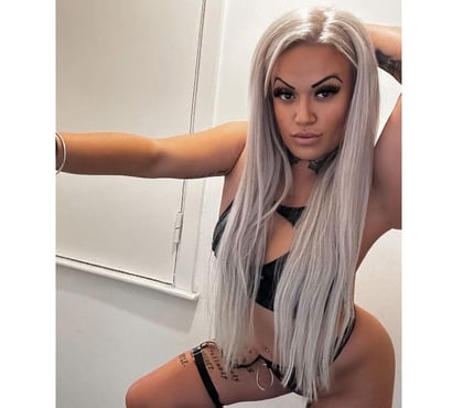 Escort Canning Town Station East London - Photos for Mira Wild 4U 😈