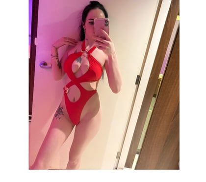 Photos for Evelyn 😘Hot sexy brunette girl in town❤️