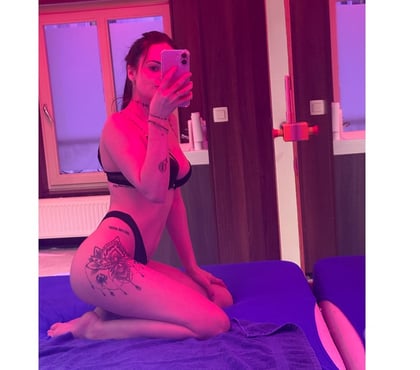 Photos for Kim 😘Hot sexy brunette girl in town❤️